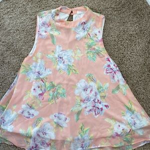 Boutique Peach Love peach halter top size large